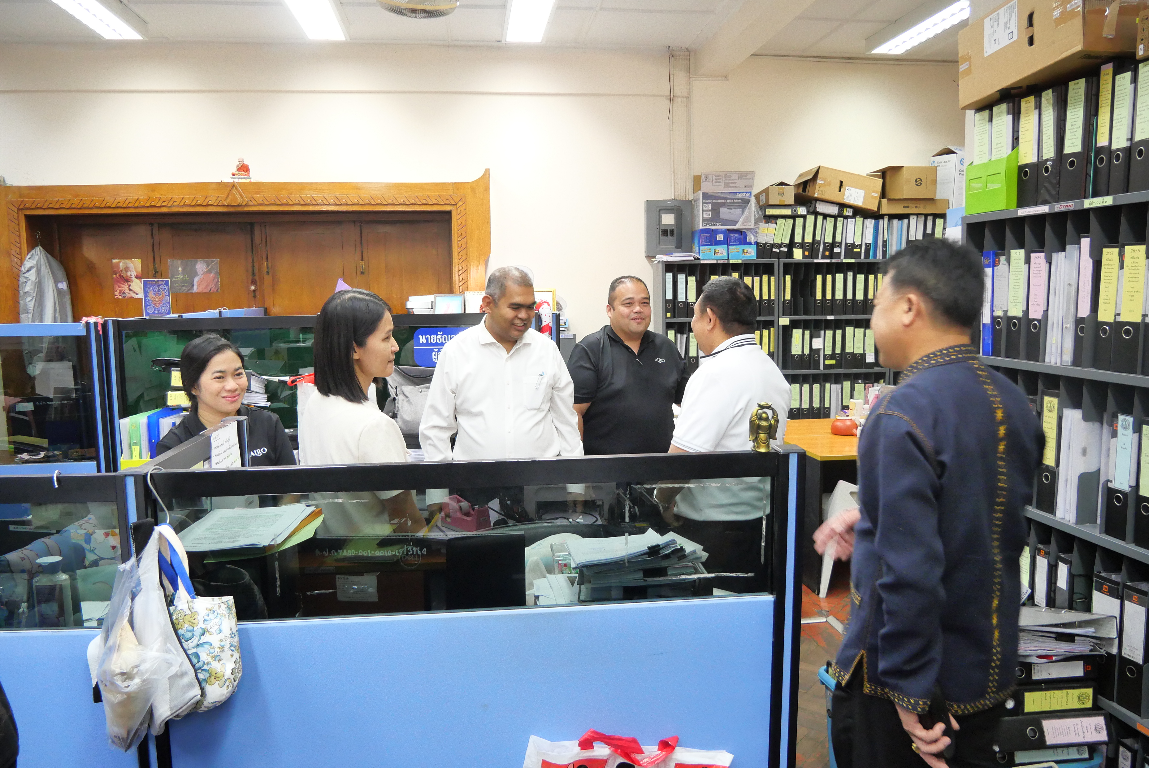 title - เลขาธิการ ส.ป.ก. ตรวจเยี่ยมบุคลากร ส.ป.ก. ถนนราชดำเนินนอก